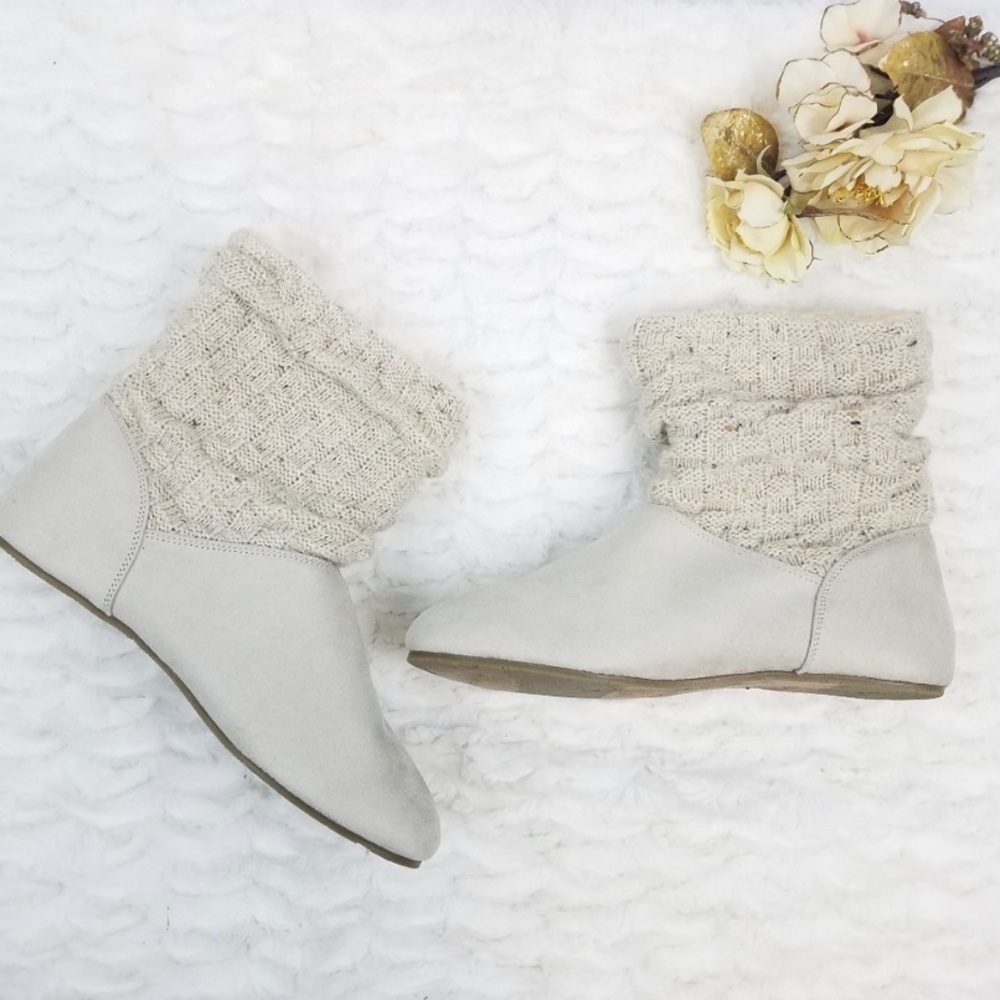 BearPaw White Cream Natoma Suede Slouch Boot NWT